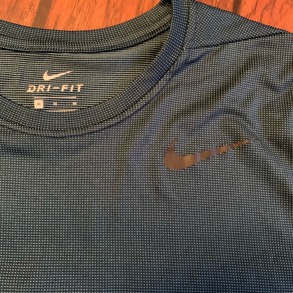 Nike drifit shirt - Picture 2 of 2